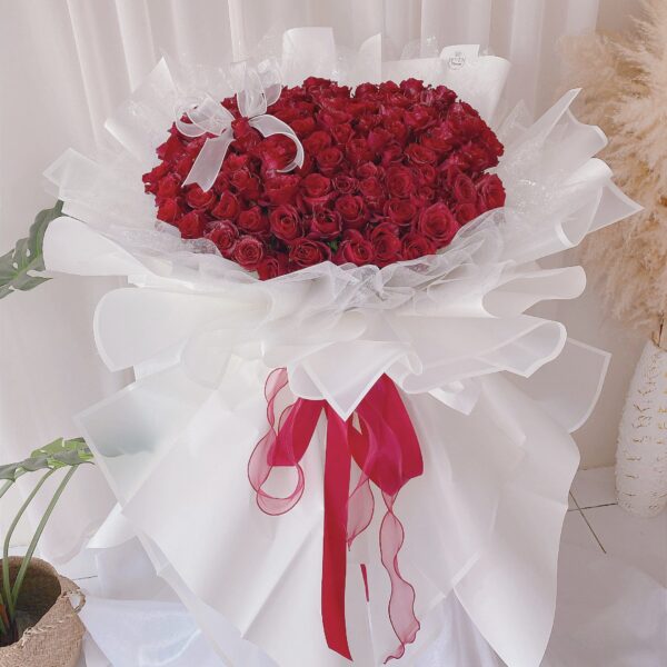 Forever Love (99 Roses)