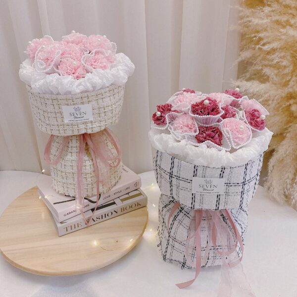 Pearly Carnation [Soap Flower]