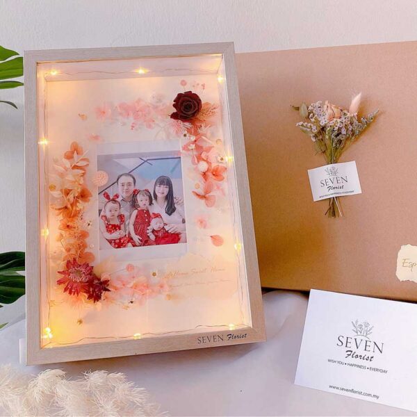 Preserved Flower Photo Frame – Portrait Style (PRE-ORDER)