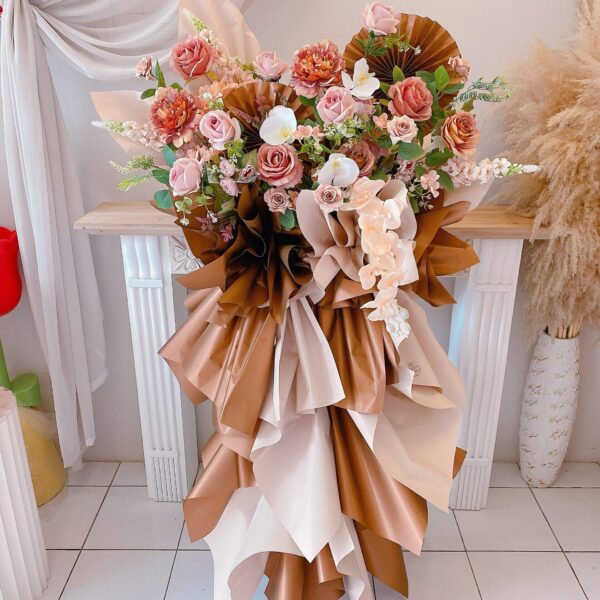 Retro Brown Flower Stand (Artificial)