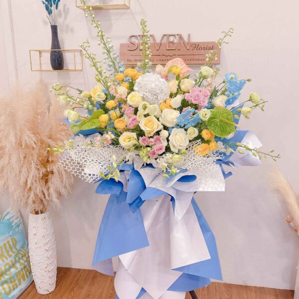 Royalty Flower Stand