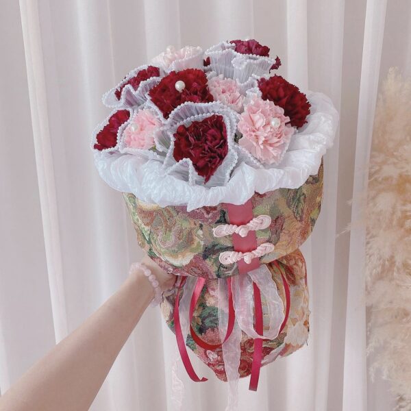 Vintage Carnation [Fresh Flower]